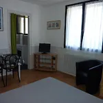 Апарт-отель Hotel-residence Le Grillon