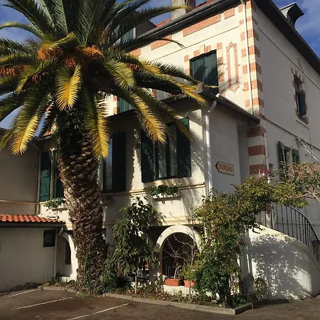 Hôtel-résidence Le Grillon Apart-hotel 2*