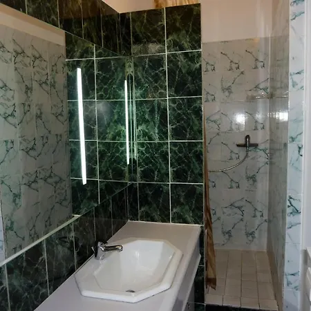 아파트호텔 Hotel-residence Le Grillon 2*