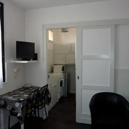 Ξενοδοχείο με διαμερίσματα Hotel-residence Le Grillon