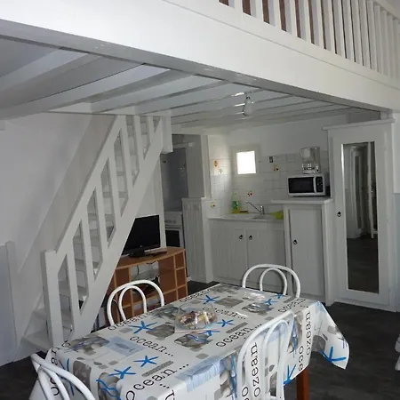 Hôtel-résidence Le Grillon Apart-hotel 2*