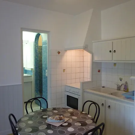 Hôtel-résidence Le Grillon Apart-hotel 2*