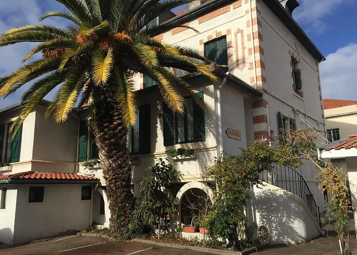 Hôtel-résidence Le Grillon Apart-hotel 2*