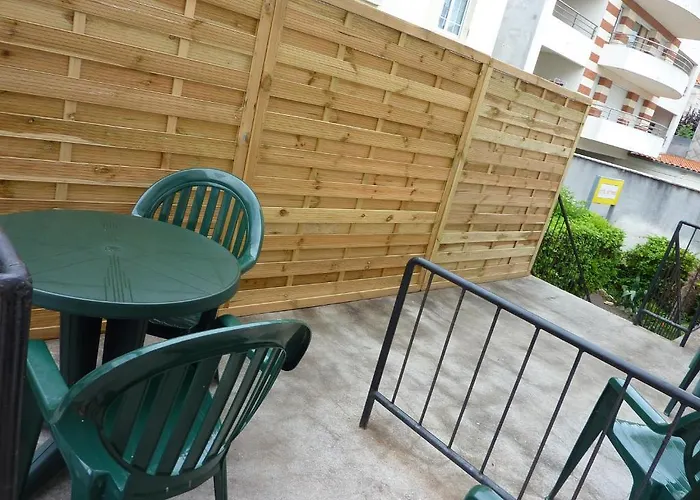 Hotel-residence Le Grillon 2* 아르카숑