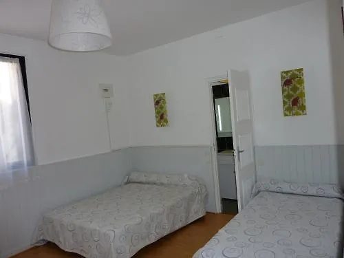 Hotel-residence Le Grillon 2* 아르카숑